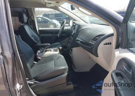 2016 Chrysler Town & Country Touring z USA, uszkodzony, nr VIN 2C4RC1BG9GR230859